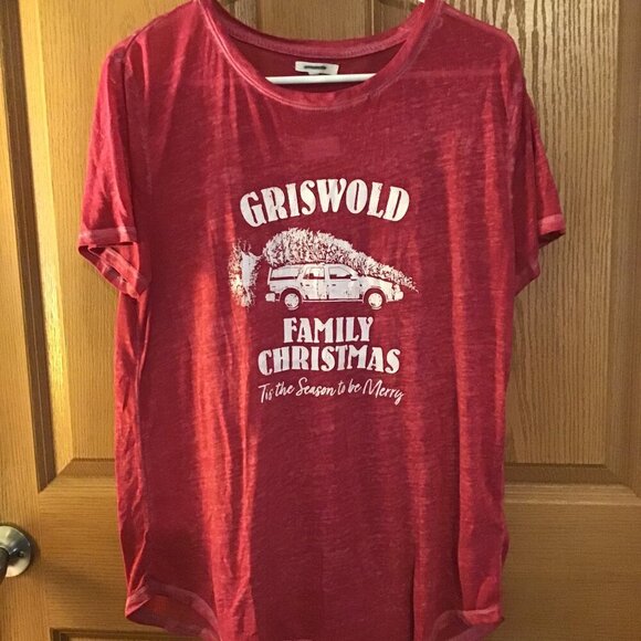 Maurice's Christmas t Shirt - Picture 1 of 2